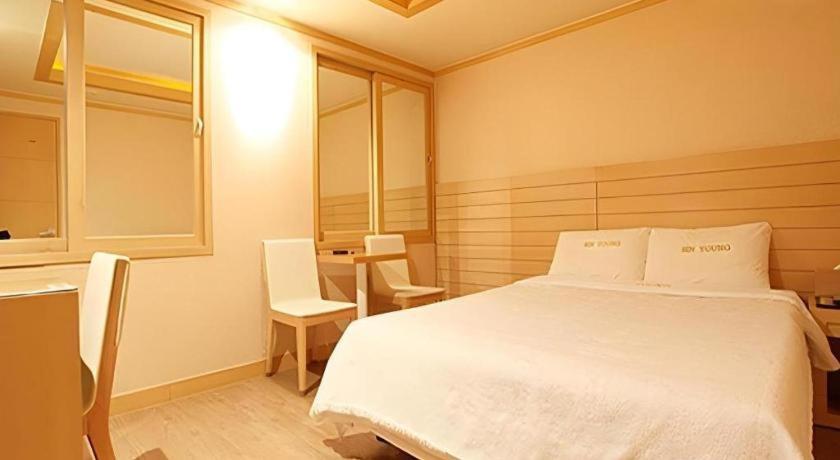 Sinyoung Motel Seoel Buitenkant foto