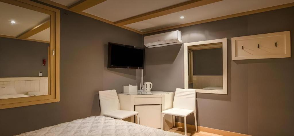 Sinyoung Motel Seoel Buitenkant foto